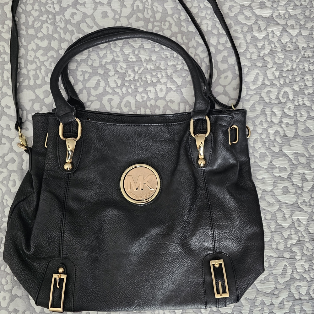 ✅️SOLD✅️ Michael Kors Black Leather Tote Bag with Gold Hardware
